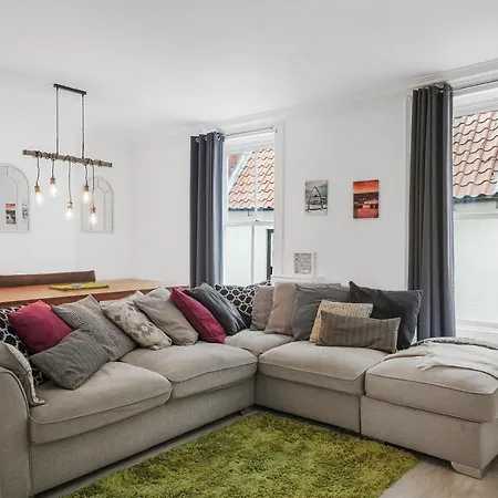 The Gem - 4 Bedrooms Whitby