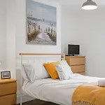 The Gem - 4 Bedrooms アパート