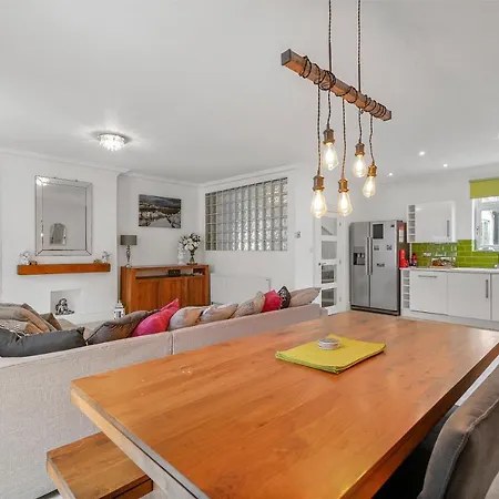 The Gem - 4 Bedrooms