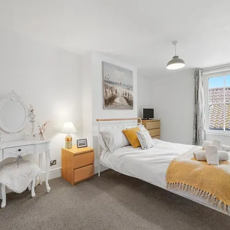 Appartement 30 Percent Off! The Gem - 4 Bedrooms Whitby