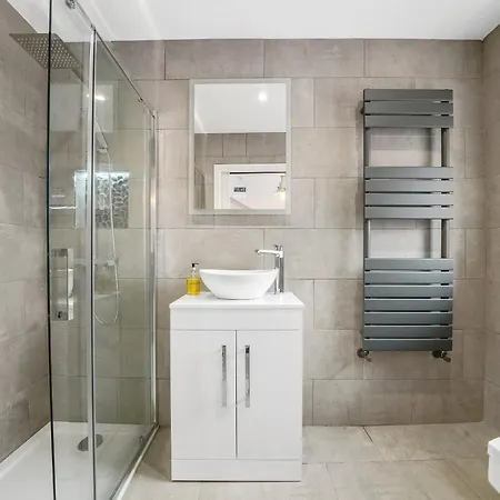 The Gem - 4 Bedrooms Διαμέρισμα *