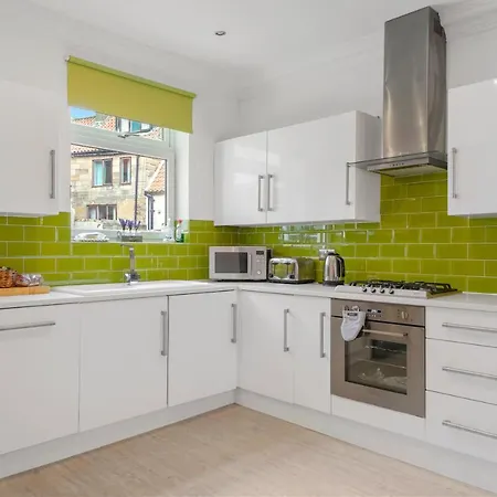 30 Percent Off! The Gem - 4 Bedrooms Appartement