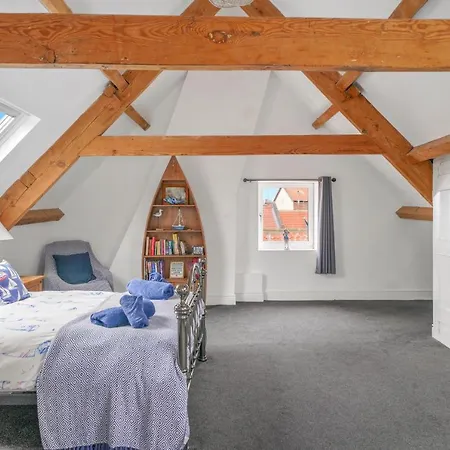 The Gem - 4 Bedrooms