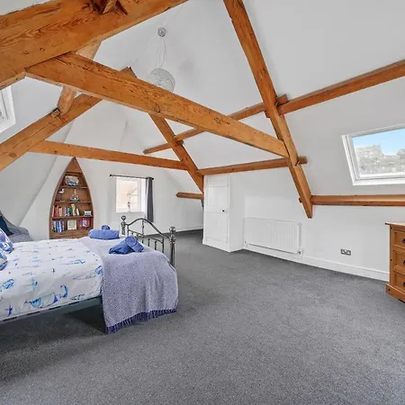 The Gem - 4 Bedrooms *
