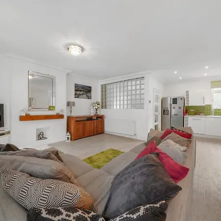 The Gem - 4 Bedrooms *