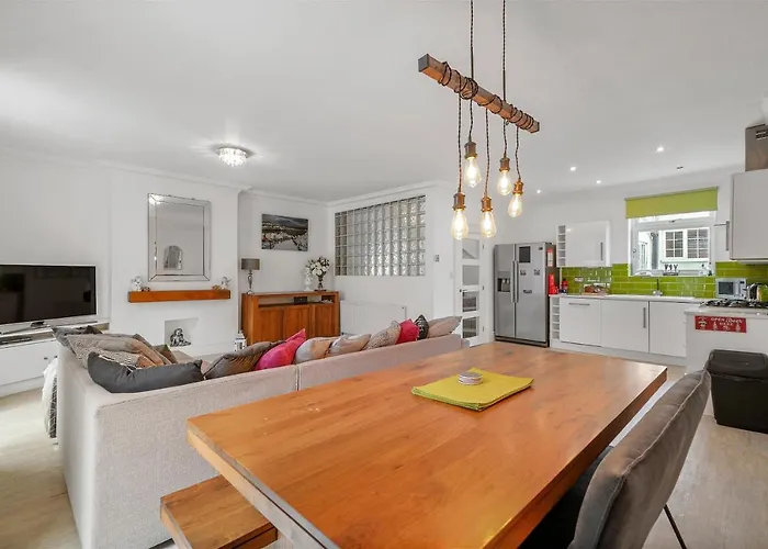 The Gem - 4 Bedrooms