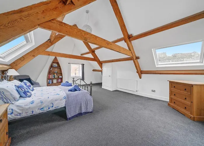 The Gem - 4 Bedrooms *