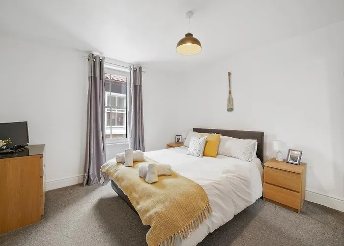 The Gem - 4 Bedrooms